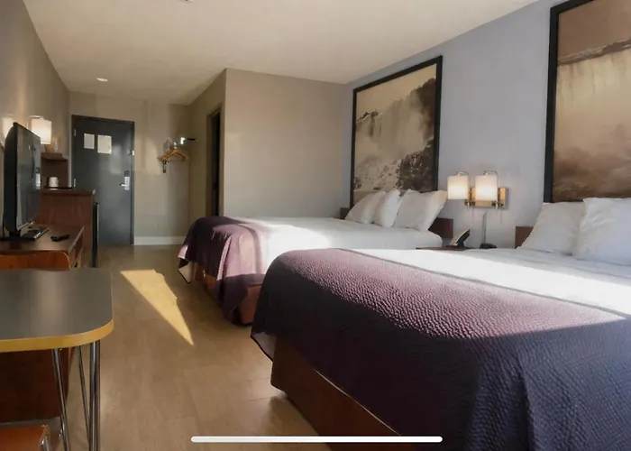 Hotel: Super 8 By Wyndham Niagara Falls