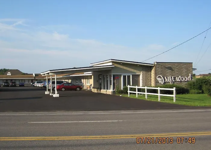 Motel: Driftwood Motel